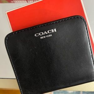 Coach New York black leather wallet 🖤 No Box